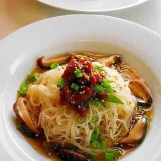 究極のあっさり～猛暑日のランチに！梅椎茸そうめん